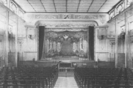 Sobre heroínas y tumbas: “Santa Evita” y el rescate de la memoria de un teatro de barrio